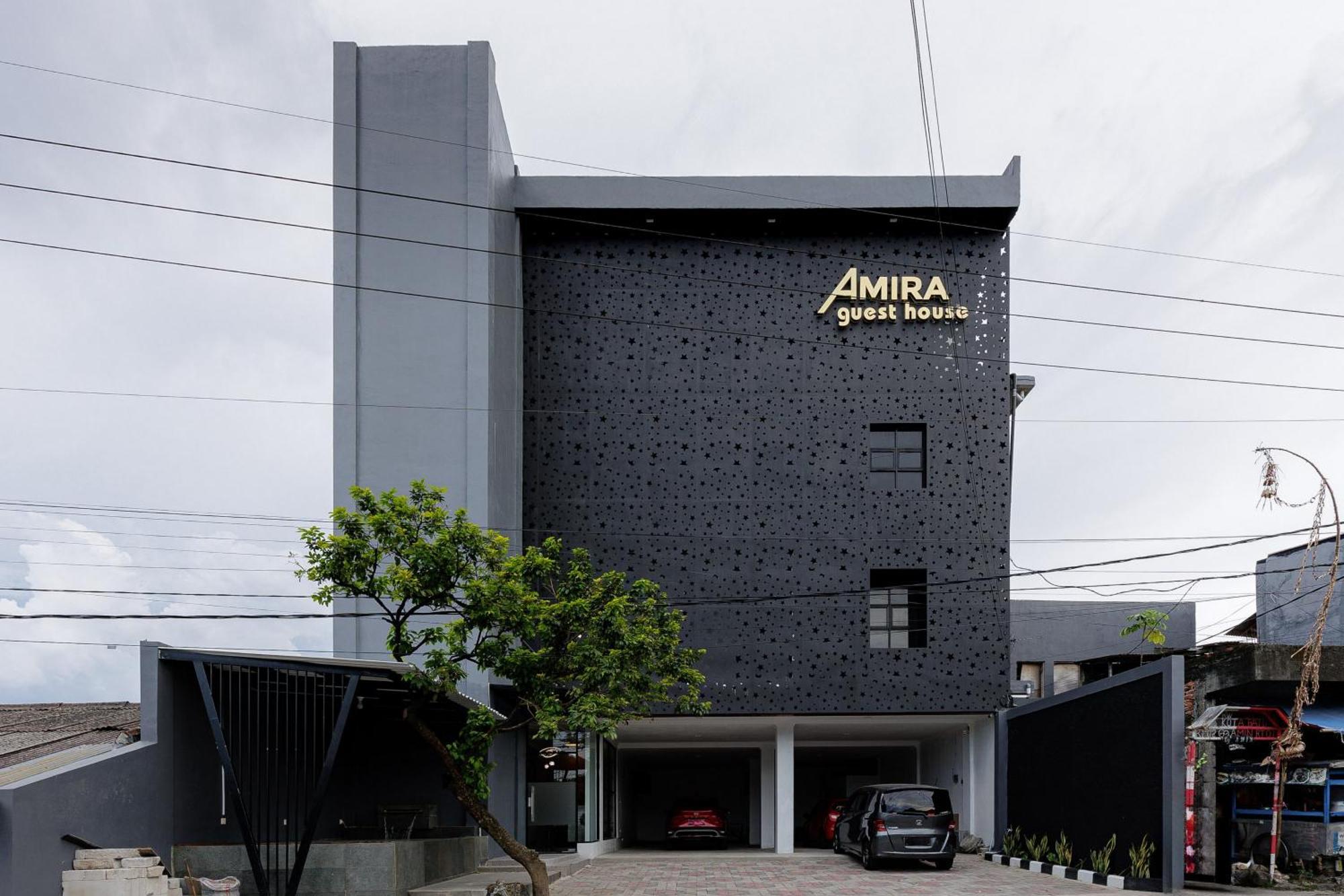 Urbanview Hotel Amira Syariah Bogor Pamoyanan Exterior photo
